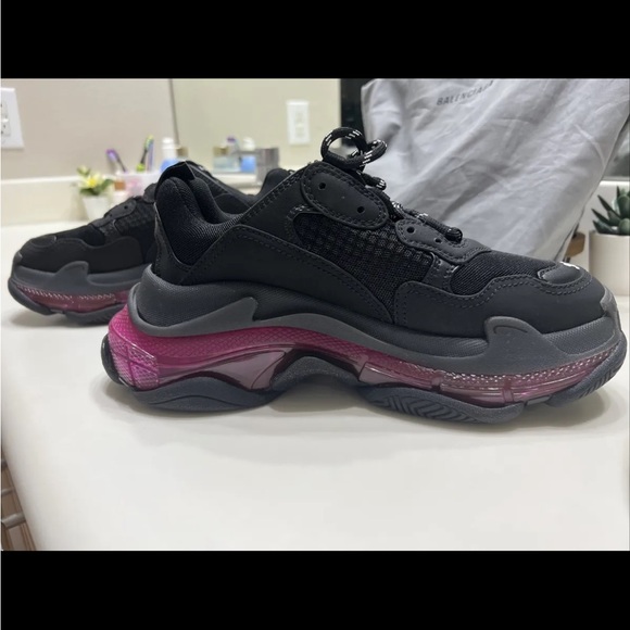 Brand new Balenciaga women’s triple s lug sole sneakers (black/pink) size 8 US - Picture 5 of 12